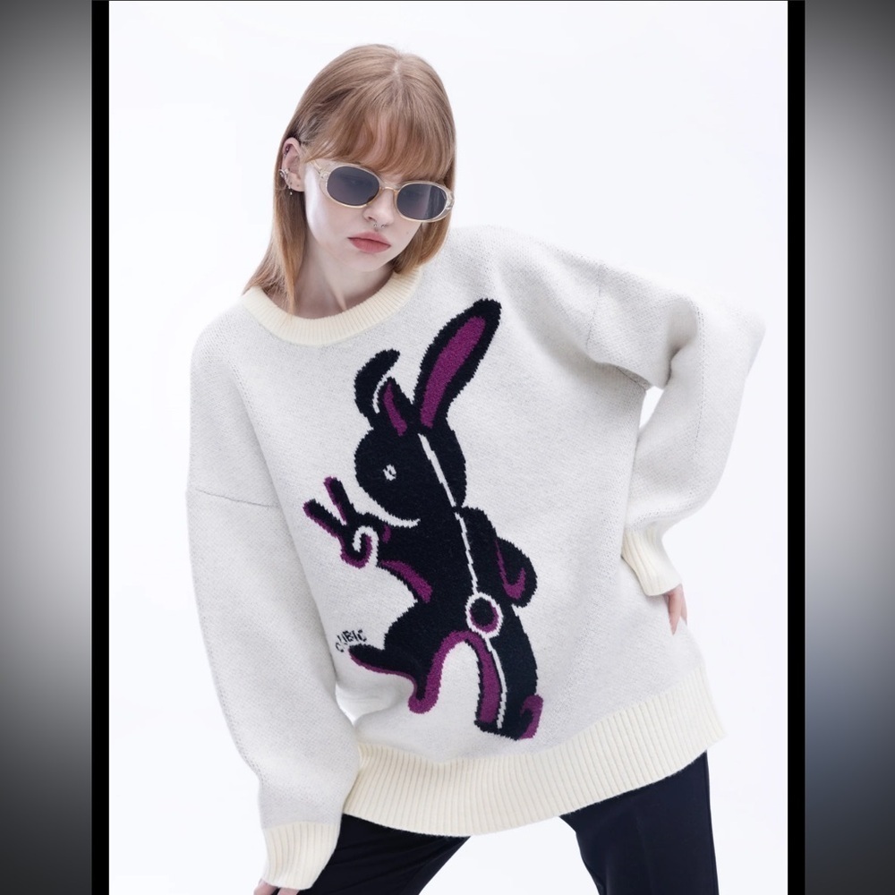 Cubic Cream Sweater with Black and Pink Graphic